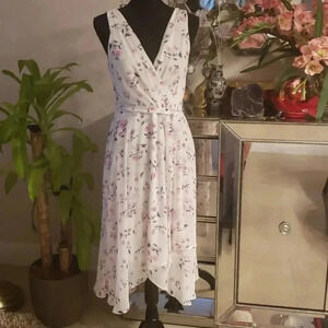 DKNY pretty dress size 8 NWOT